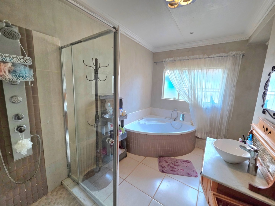 5 Bedroom Property for Sale in Panorama Free State